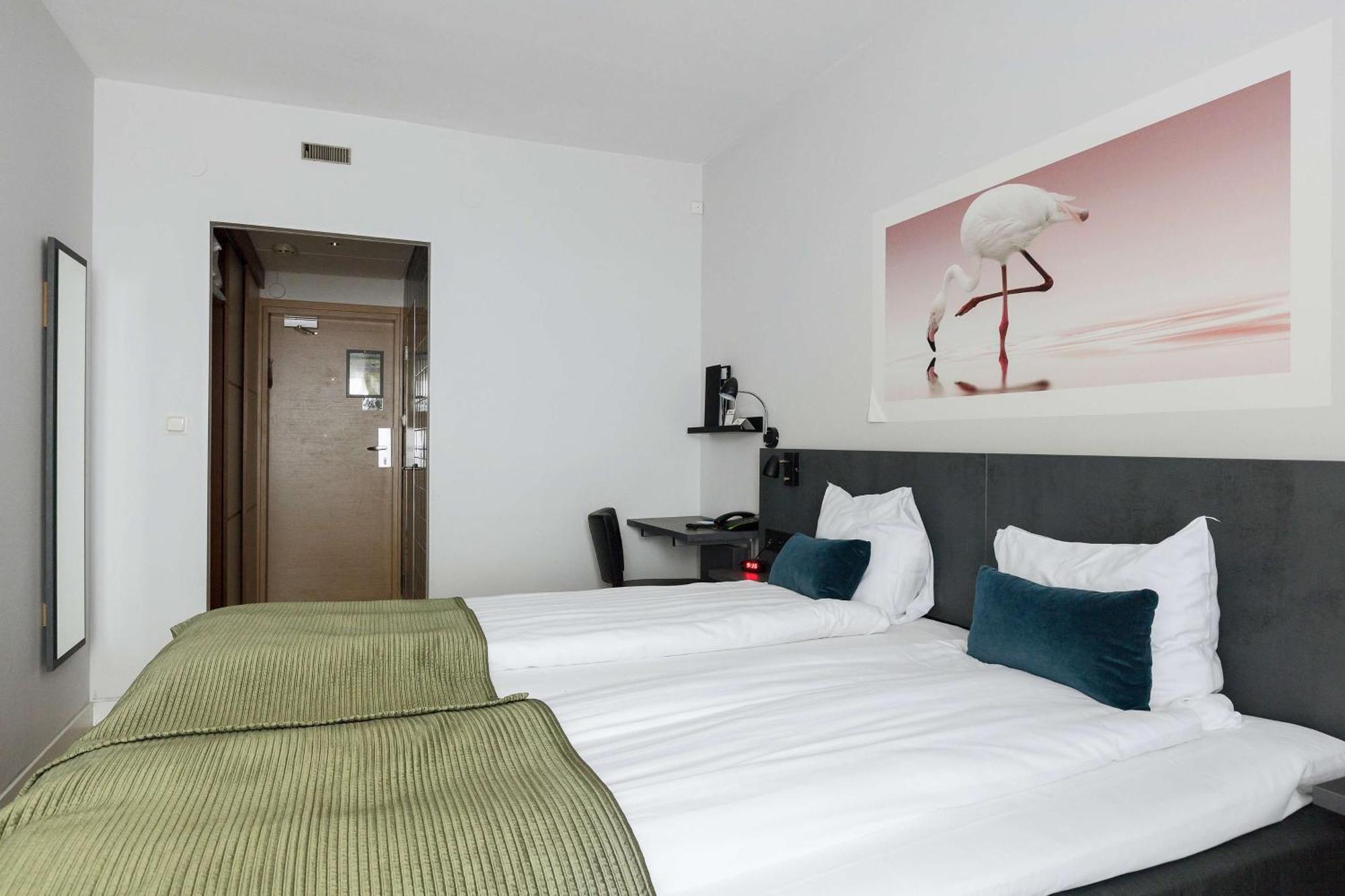 เบสต์ เวสเทิร์น พลาซา โฮเต็ล Hotel เอสคิสทูนา ภายนอก รูปภาพ